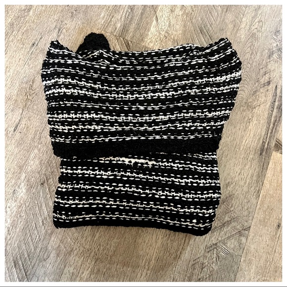Gorgeous Off the Shoulder stripe color block oversized knit sweater - Picture 4 of 4